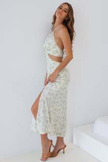 Emily Feld feet photo thumbnail