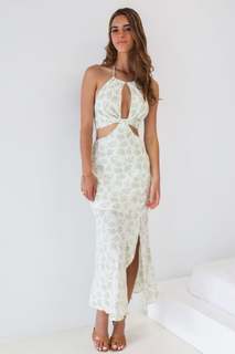 Emily Feld feet photo thumbnail