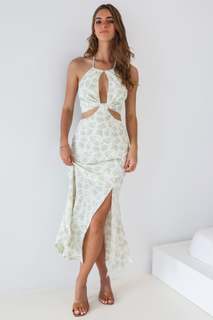 Emily Feld feet photo thumbnail