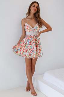 Emily Feld feet photo thumbnail