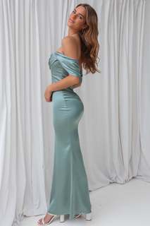 Emily Feld feet photo thumbnail