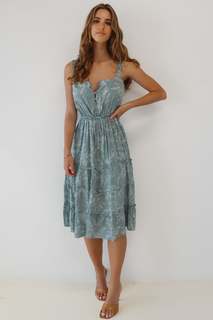 Emily Feld feet photo thumbnail