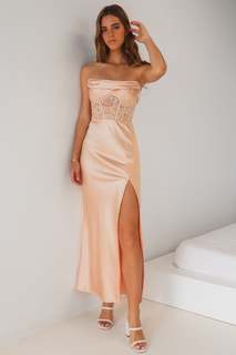 Emily Feld feet photo thumbnail