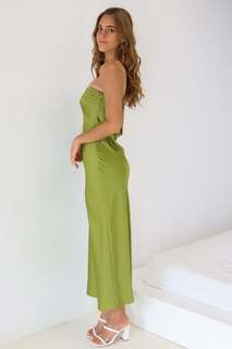 Emily Feld feet photo thumbnail