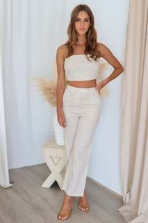 Emily Feld feet photo thumbnail