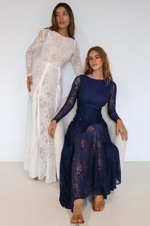 Emily Feld feet photo thumbnail