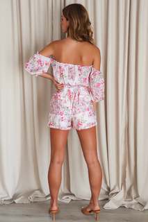 Emily Feld feet photo thumbnail