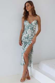 Emily Feld feet photo thumbnail