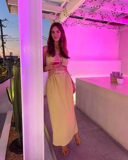 Emily Feld feet photo thumbnail