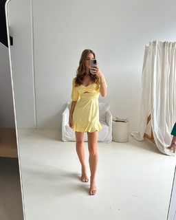 Emily Feld feet photo thumbnail