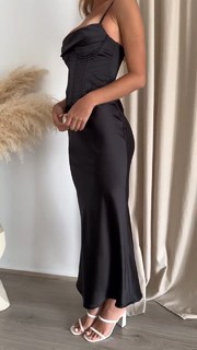 Emily Feld feet photo thumbnail