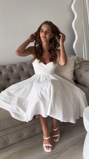 Emily Feld feet photo thumbnail