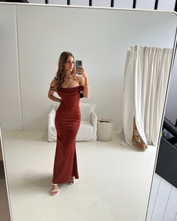 Emily Feld feet photo thumbnail