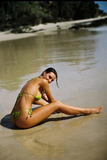 Emily Feld feet photo thumbnail