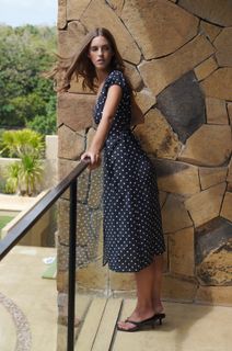 Emily Feld feet photo thumbnail