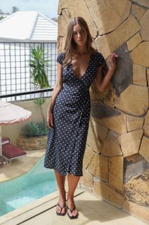 Emily Feld feet photo thumbnail