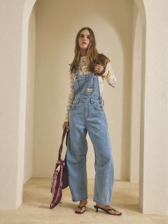 Emily Feld feet photo thumbnail