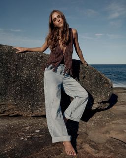 Emily Feld feet photo thumbnail