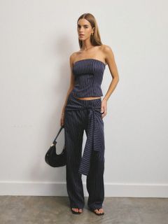 Emily Feld feet photo thumbnail