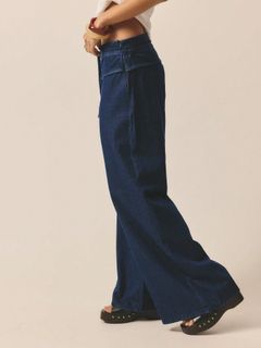 Emily Feld feet photo 6