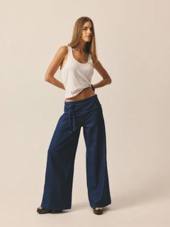 Emily Feld feet photo 5