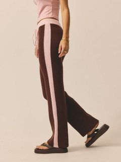 Emily Feld feet photo 6