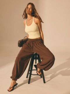 Emily Feld feet photo 8