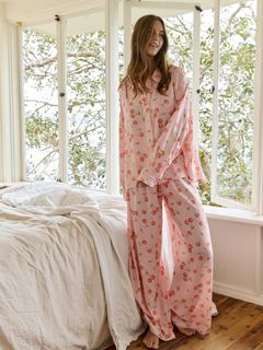 Emily Feld feet photo 12