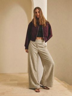 Emily Feld feet photo 11