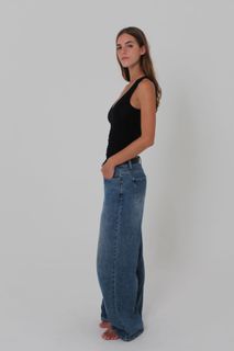 Emily Feld feet photo 3