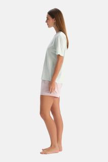 Emily Feld feet photo 17