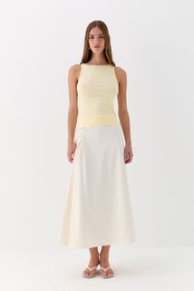 Emily Feld feet photo 12