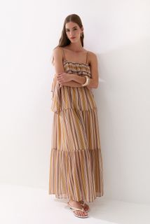 Emily Feld feet photo 10
