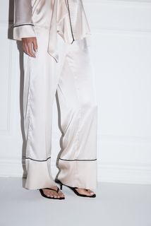 Emily Feld feet photo 17