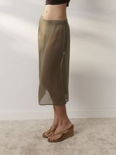 Emily Feld feet photo 9