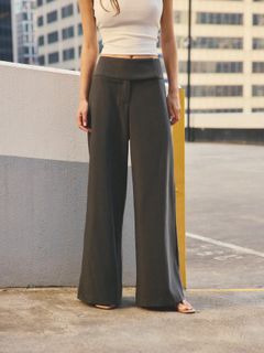 Emily Feld feet photo 2