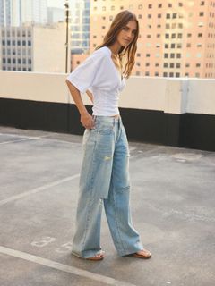 Emily Feld feet photo 9