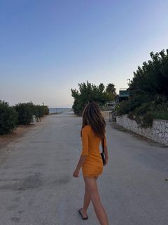 Emily Feld feet photo 14