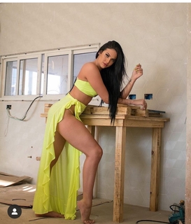 Emily Garcia feet photo 4
