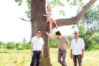 Emily Haines feet photo 1