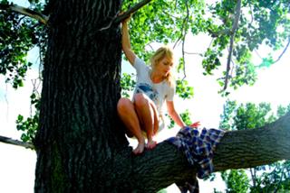 Emily Haines feet photo 14