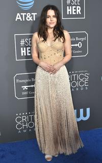 Emily Hampshire feet photo thumbnail