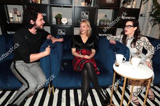 Emily Hampshire feet photo thumbnail