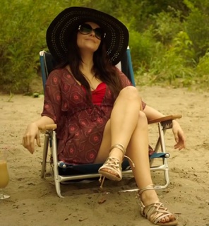 Emily Hampshire feet photo thumbnail