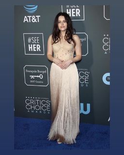 Emily Hampshire feet photo thumbnail