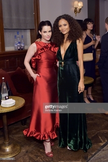 Emily Hampshire feet photo thumbnail