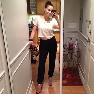 Emily Hampshire feet photo thumbnail