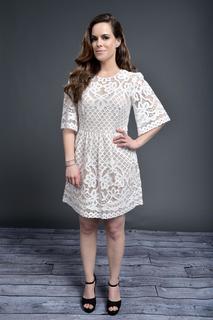 Emily Hampshire feet photo thumbnail