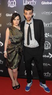 Emily Hampshire feet photo thumbnail