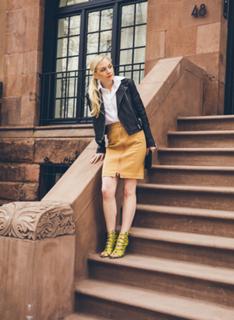 Emily Kinney feet photo thumbnail